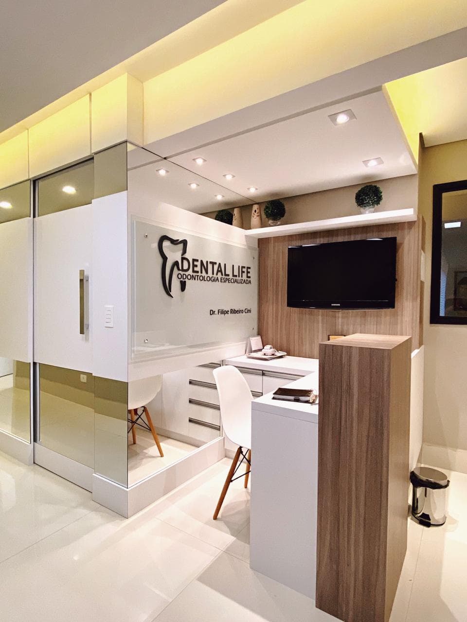 Recepção da clínica Dr. Filipe Cini no Mercês, Curitiba